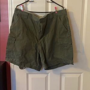 Columbia green khaki shorts